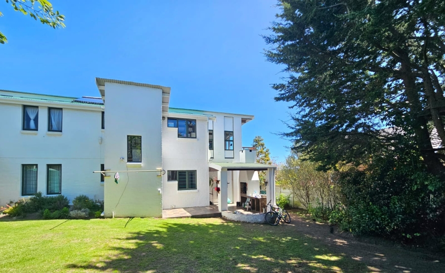 5 Bedroom Property for Sale in Herolds Bay Western Cape